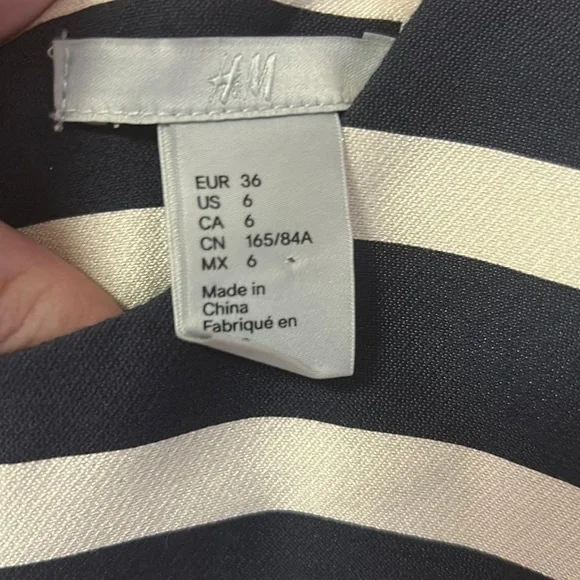 H&M DRESS - Picture 4 of 4